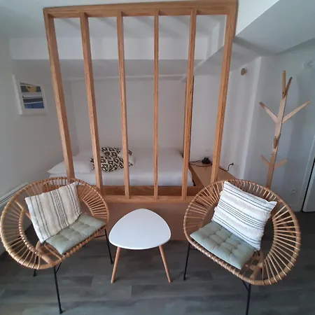La Apartment *